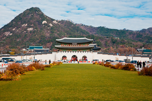 Gyeongbokgung Palace. [EOS 5DMK2 | EF 24-105L@90mm | 1/640s | f/7.1 | 
ISO200]