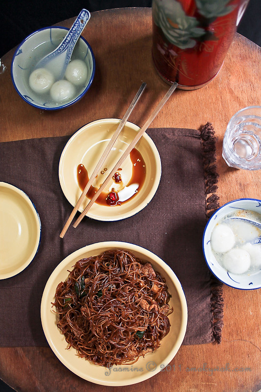 Chinese Fried Rice Noodles/ Meehoon and Glutinous Dumplings