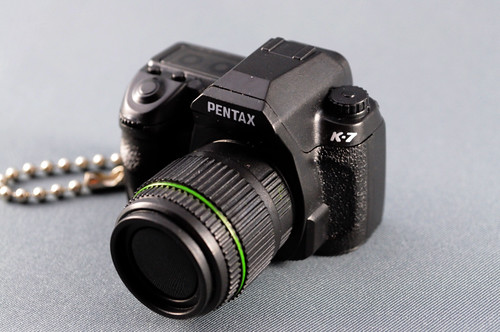 精巧なタカラトミーのPENTAX 一眼レフカメラ ミニチュアコレクション。