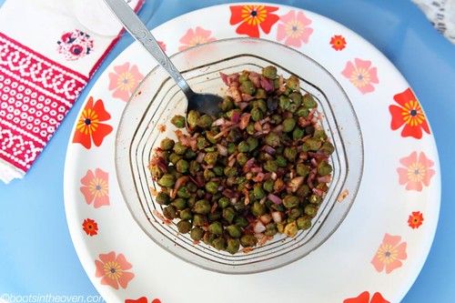 Salad with fresh green chickpeas