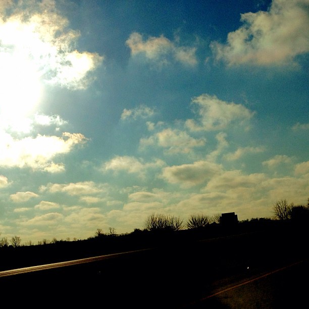 18/365+1 Sunny Start. #clouds #sky