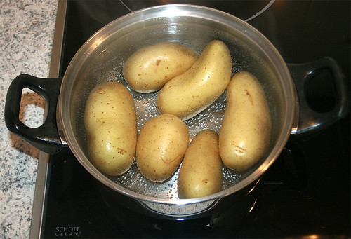 10 - Kartoffeln kochen / Boil potatoes