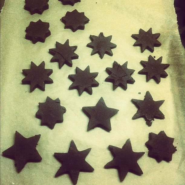 Naked chocolate gingerbread stars