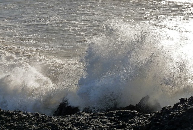 25418 - Waves at Tears Point, Gower