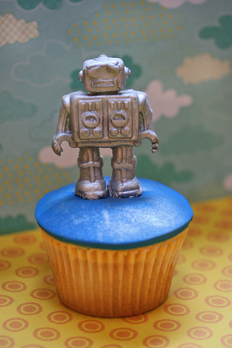 Large Robot Cupcake