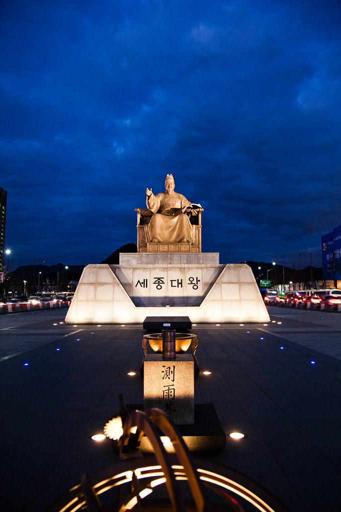 First Emperor [EOS 5DMK2 | EF 24-105L@24mm | 1/4s | f/4 | 
ISO400]