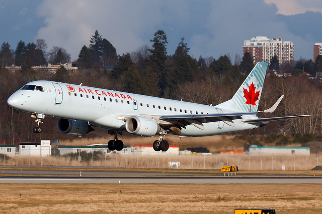 Air Canada Embarer E190100IGW CFHLH