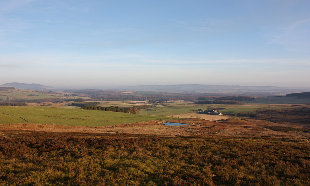 Looking into the Howe of the
Mearns