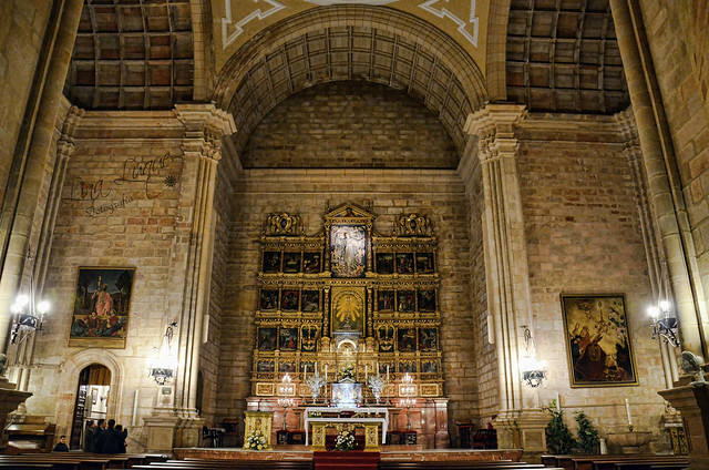 Interior de la Iglesia de Santa María