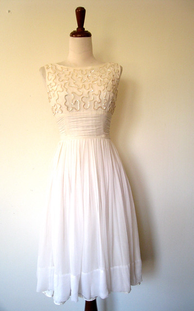 Sequined & Sleeveless White Chiffon Party Dress, vintage 50s