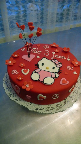 Hello Kitty Birthday Cake by CAKE Amsterdam - Cakes by ZOBOT