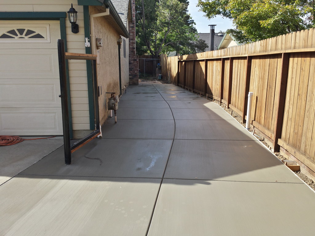 Large Side Yard Concrete In Vacaville