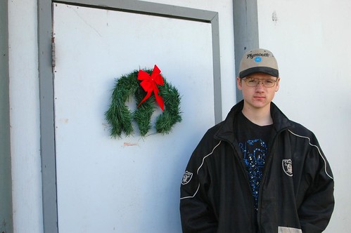 2011-12-27--NSLT and Mopar wreath