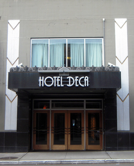 Hotel Deca Art Deco Entrance