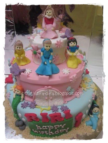 Princess cake for Riri by DiFa Cakes