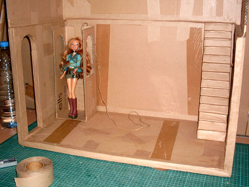 BarbieCardboardDollhouse002