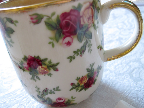 Old Country Roses mug, a past gift from Terry!