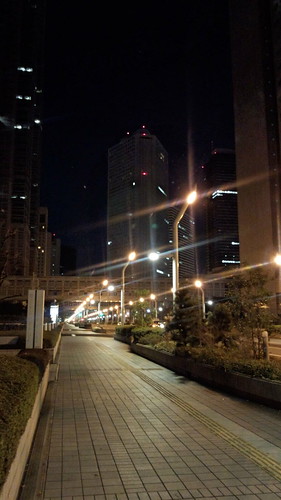 夜の都庁前
