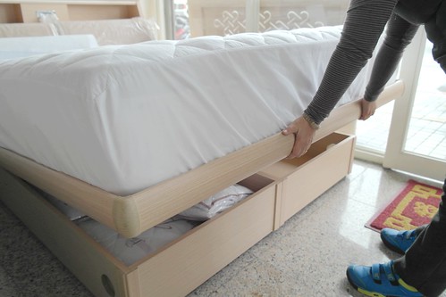 先床墊方法－接近床體時要放慢