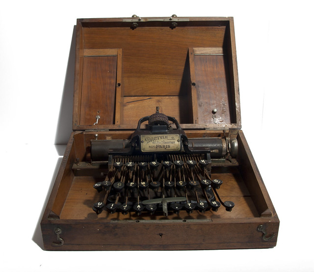 Dactyle typewriter
