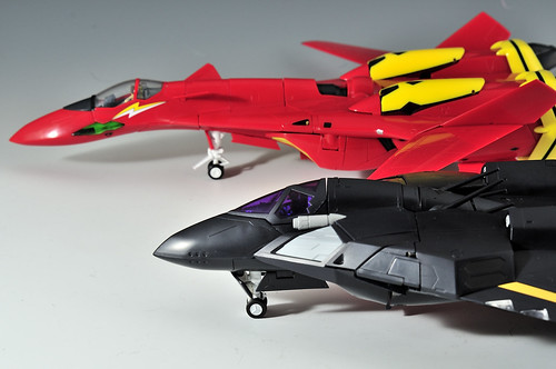VF-19改とVF-17S