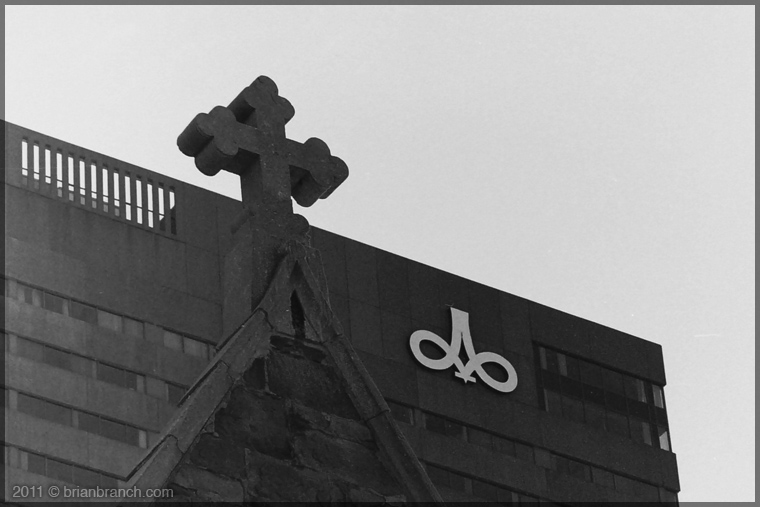 DSC00010_cross+hotel