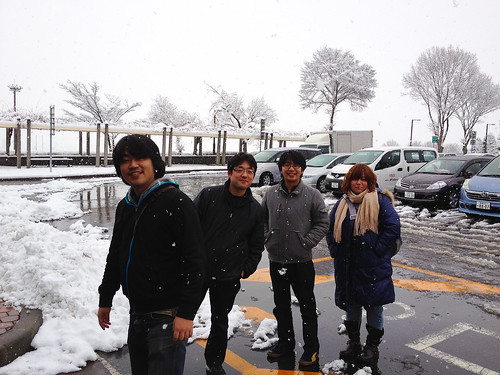 諏訪湖で記念撮影