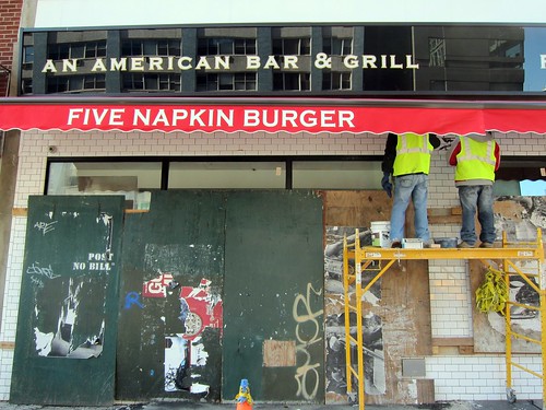 Five Napkin Burger on 14th Street: Finishing touches