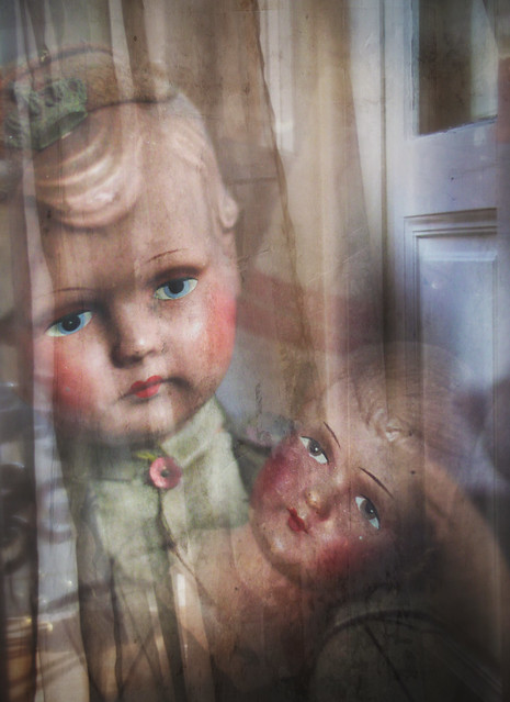 Photo layer - antique dolls