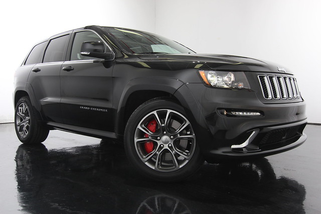 2011 Jeep grand cherokee with black rims