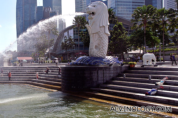 Planking by the Merlion