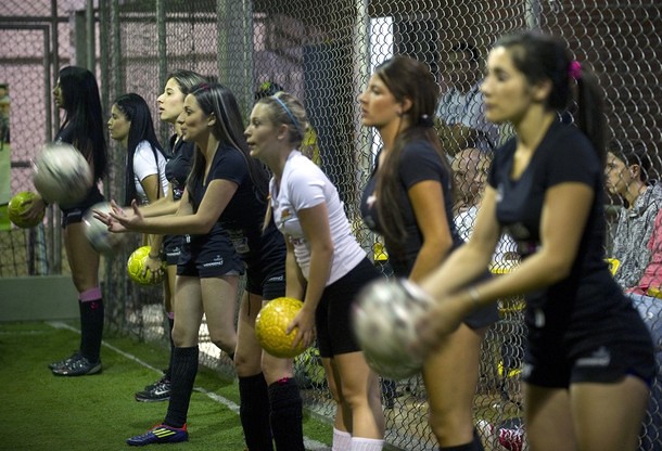 Divas, Tim Sepakbola Cewek-cewek Cantik Di Kolombia [ www.BlogApaAja.com ]