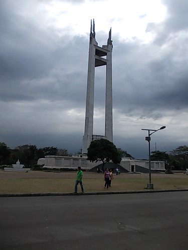 Quezon Circle (the Speaking Club, meeting place) by anselmo B. malugao