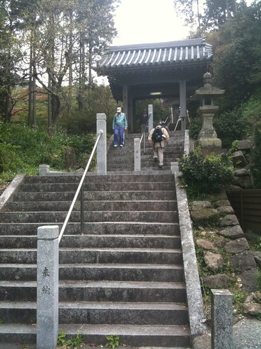 鎮国寺の階段