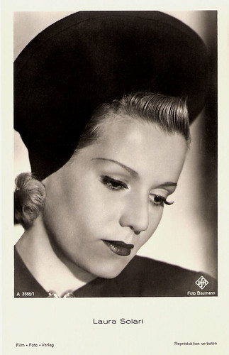 In 1940 Laura Solari divorced Oscar Szemere in the American city Reno in