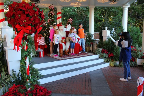 Santa and Mrs. Claus in American Adventure