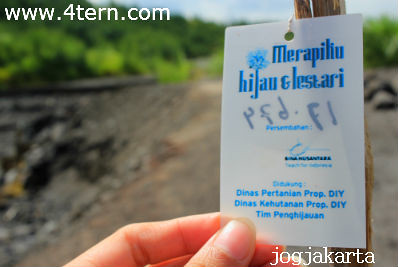越野摩多登Mount Merapi骑零距离看灾民墓区