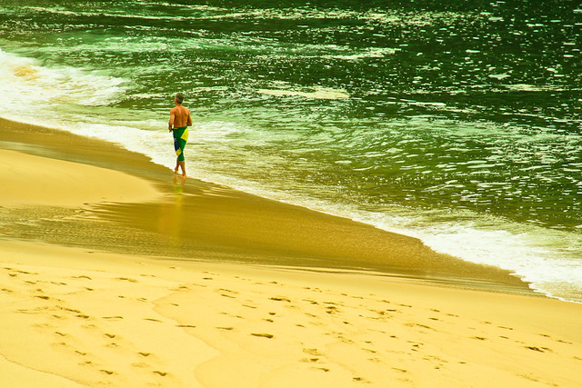 SoulB | Visual | Covered with green and yellow | Photography shot at Praia Vermelha, Urca, Rio de Janeiro, Brazil