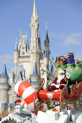 SANTA CLAUS MAKES SPECIAL APPEARANCE IN DISNEY PARKS CHRISTMAS DAY PARADE TV SPECIAL