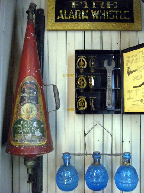 FIRE EXTINGUISHERS THAT KILL - THUNDER PROMOTIONS (TPROMO), HOME PAGE