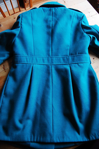 Back seam detail...guidelines on where to place the baby *pocket*