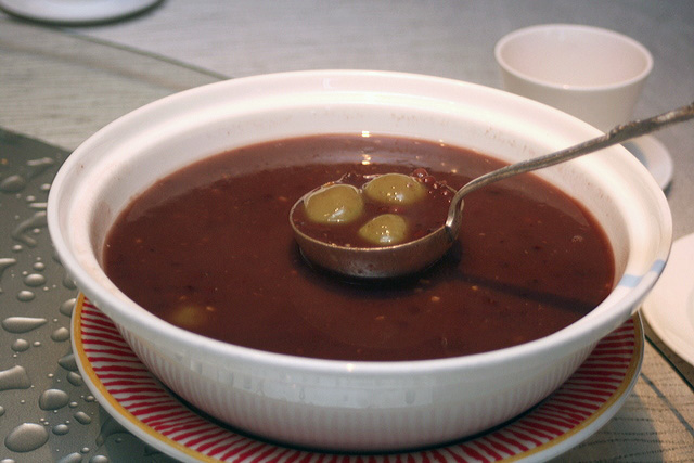 Red Bean Soup with Green Tea Glutinous Rice Ball Dumplings