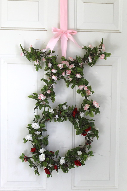 How to make an XO Valentine's Day wreath