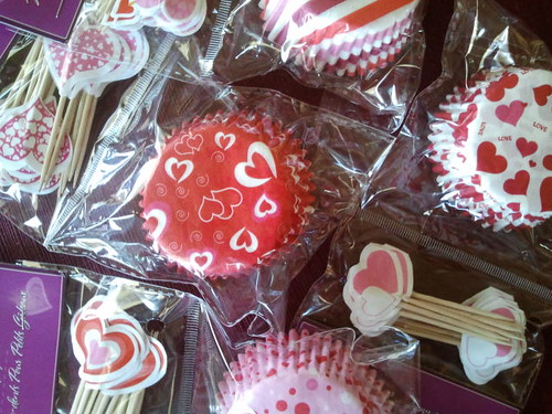 Muffin Tin Monday Valentine's cupcake liners