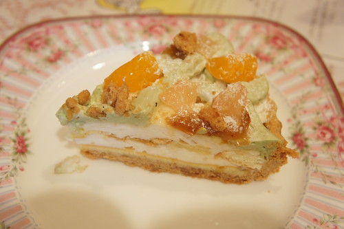 今日のおやつ。マリアサンクの柚子のケーキ。