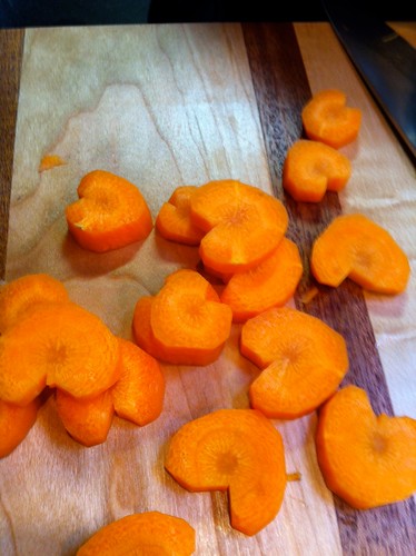 How to make carrot hearts: step 3