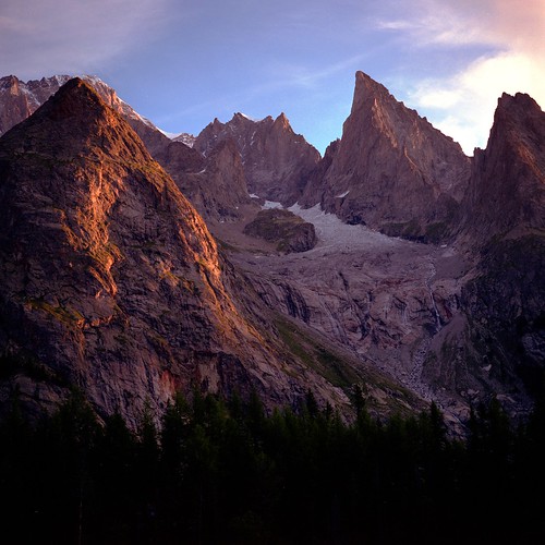 無料写真素材|自然風景|山|岩山
