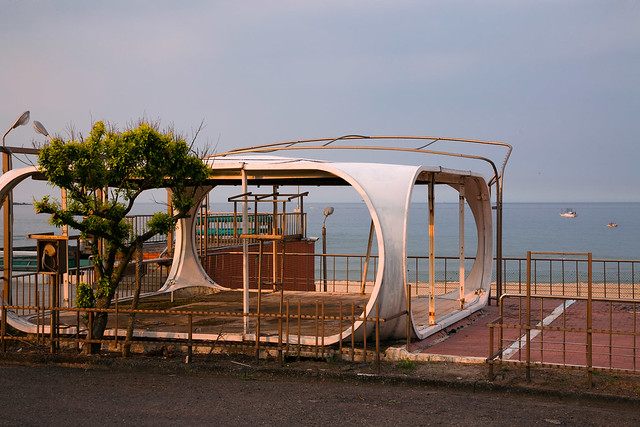 Taiwan, Wanli. Abandoned UFO resort