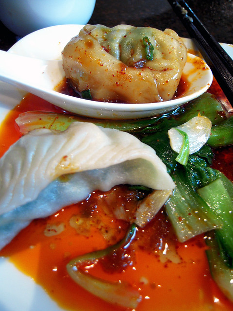 Wonton in chili sauce and fish dumpling