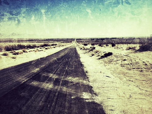 Desert Road by tinscho